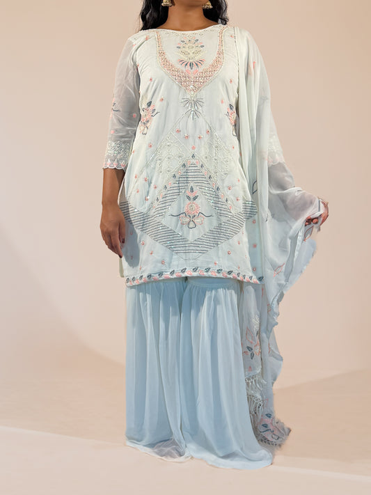 Ariya Salwar Suit