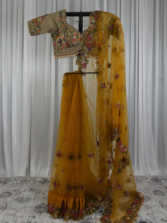 Sunehri Saree