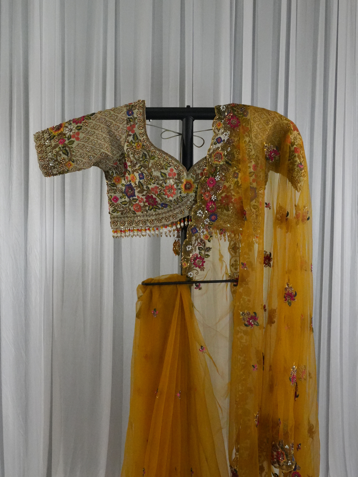 Sunehri Saree
